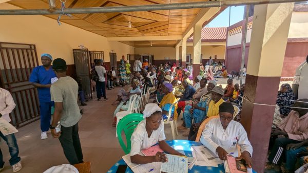 congo-cuvette-:-une-campagne-de-soins-gratuits-a-owando-–-journal-de-brazza