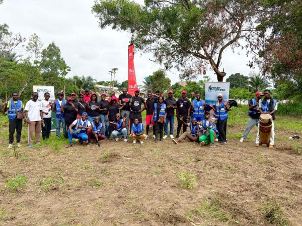 uba-oeuvre-pour-la-diversite-vegetale-–-journal-de-brazza