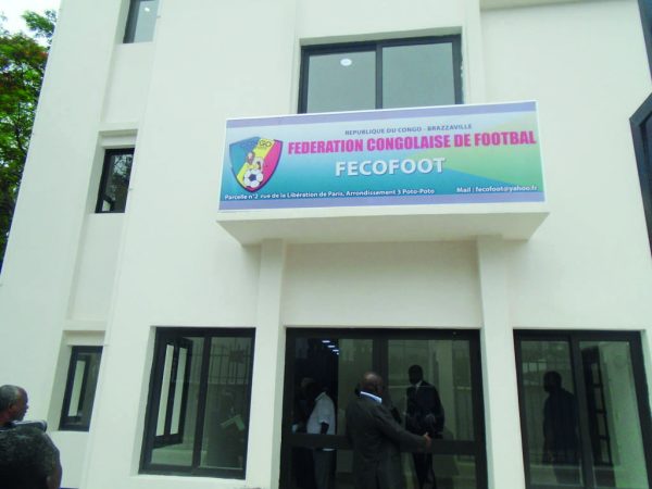 congo-:-la-fecofoot-autorise-a-reprendre-ses-activites-–-journal-de-brazza