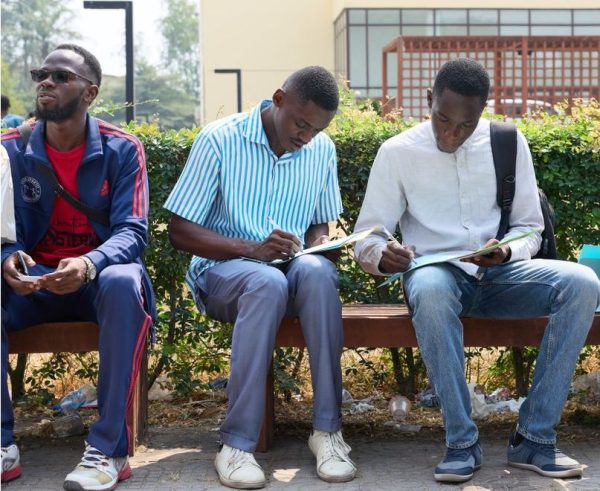 congo-:-le-salon-de-l’emploi-ouvre-de-nouvelles-perspectives-aux-jeunes-diplomes-–-journal-de-brazza