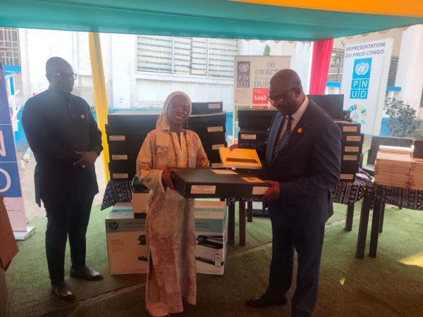 congo-sante-:-le-pnud-fait-un-don-d’equipements-numeriques-–-journal-de-brazza