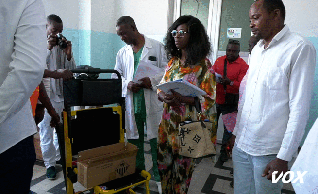don-d’une-chaise-d’evacuation-a-l’hgas-par-adent-congo-–-vox-congo