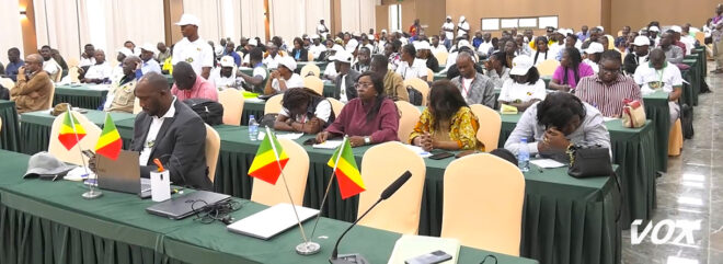fernand-owonda-porte-a-la-tete-du-synesup-–-vox-congo