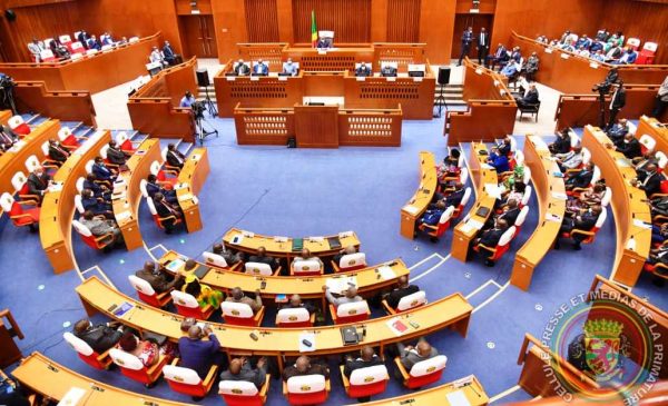 congo-hydrocarbures-:-le-senat-adopte-quatre-avenants-aux-contrats-petroliers-–-journal-de-brazza