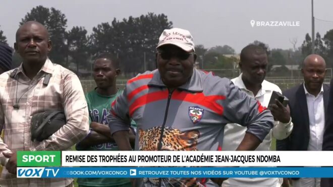 remise-des-trophees-au-promoteur-de-l’academie-jean-jacques-ndomba-–-vox-congo